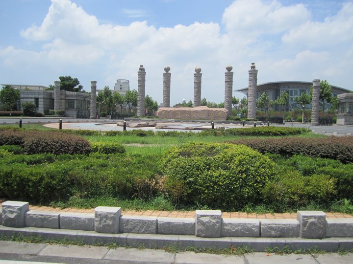 南京信息工程大学 logo